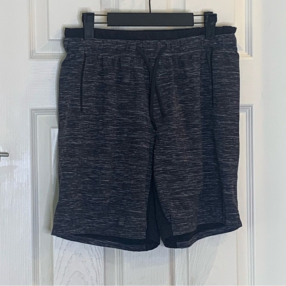 Lululemon On The Mat Short Needles Texture White Black Size Medium - Picture 3 of 9